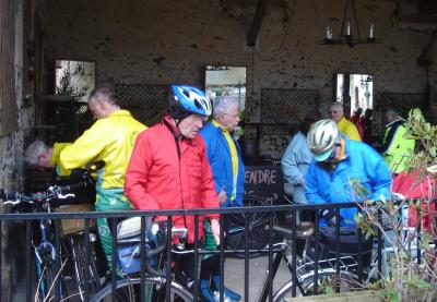 Vélos, Abeilles et resto