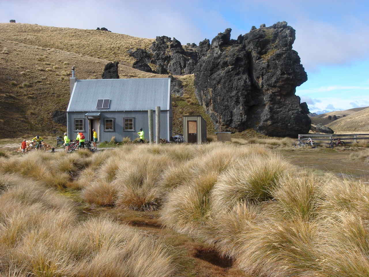 Cabane vue de
              la tourbi&egrave;re