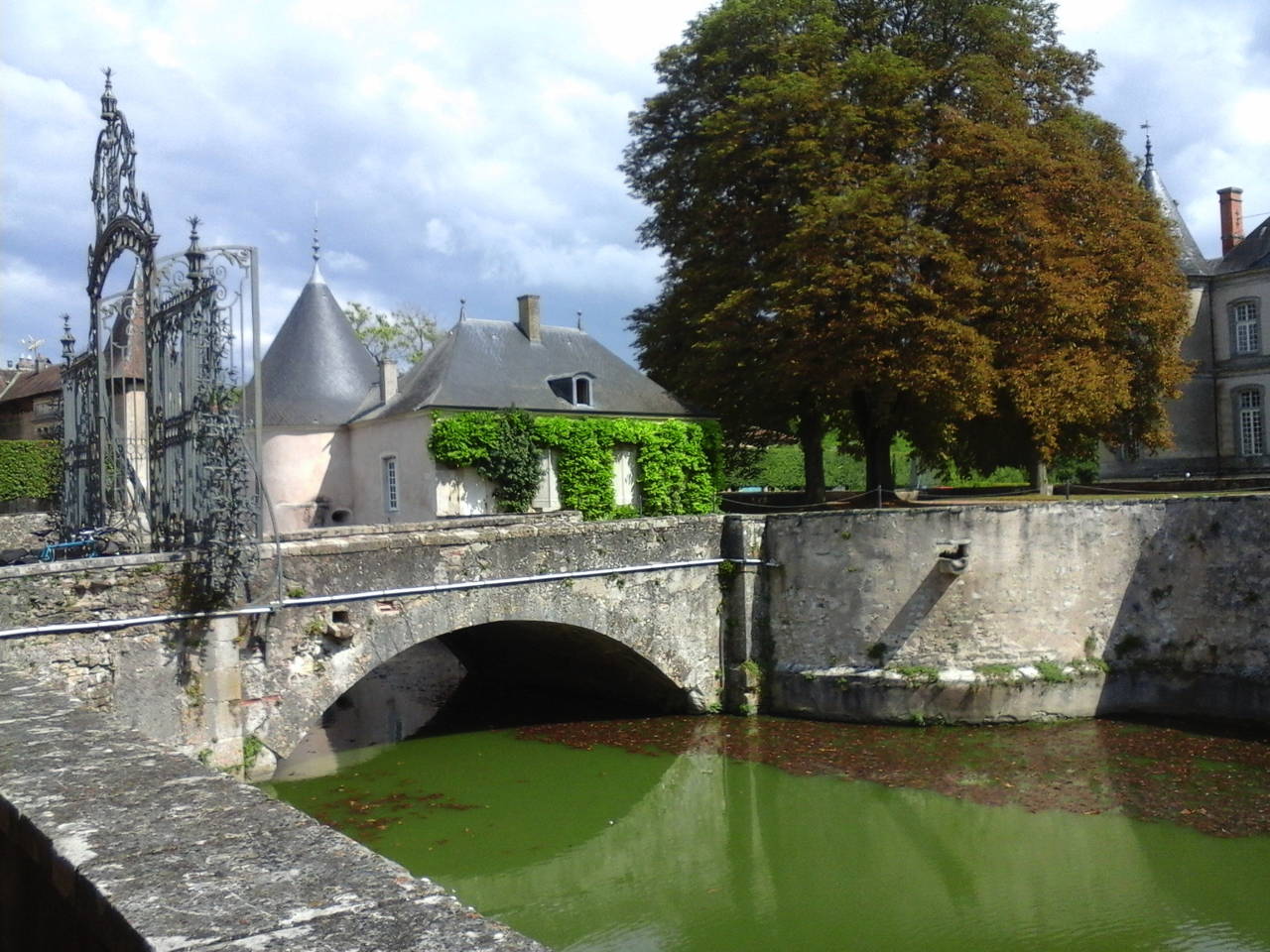 Jardin du
              ch&acirc;teau d'Harou&eacute;