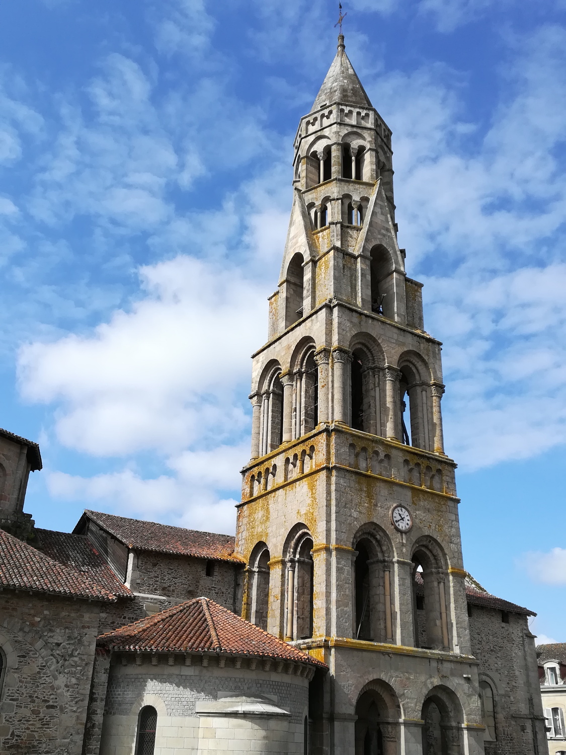 Saint
            L&eacute;onard de Noblat