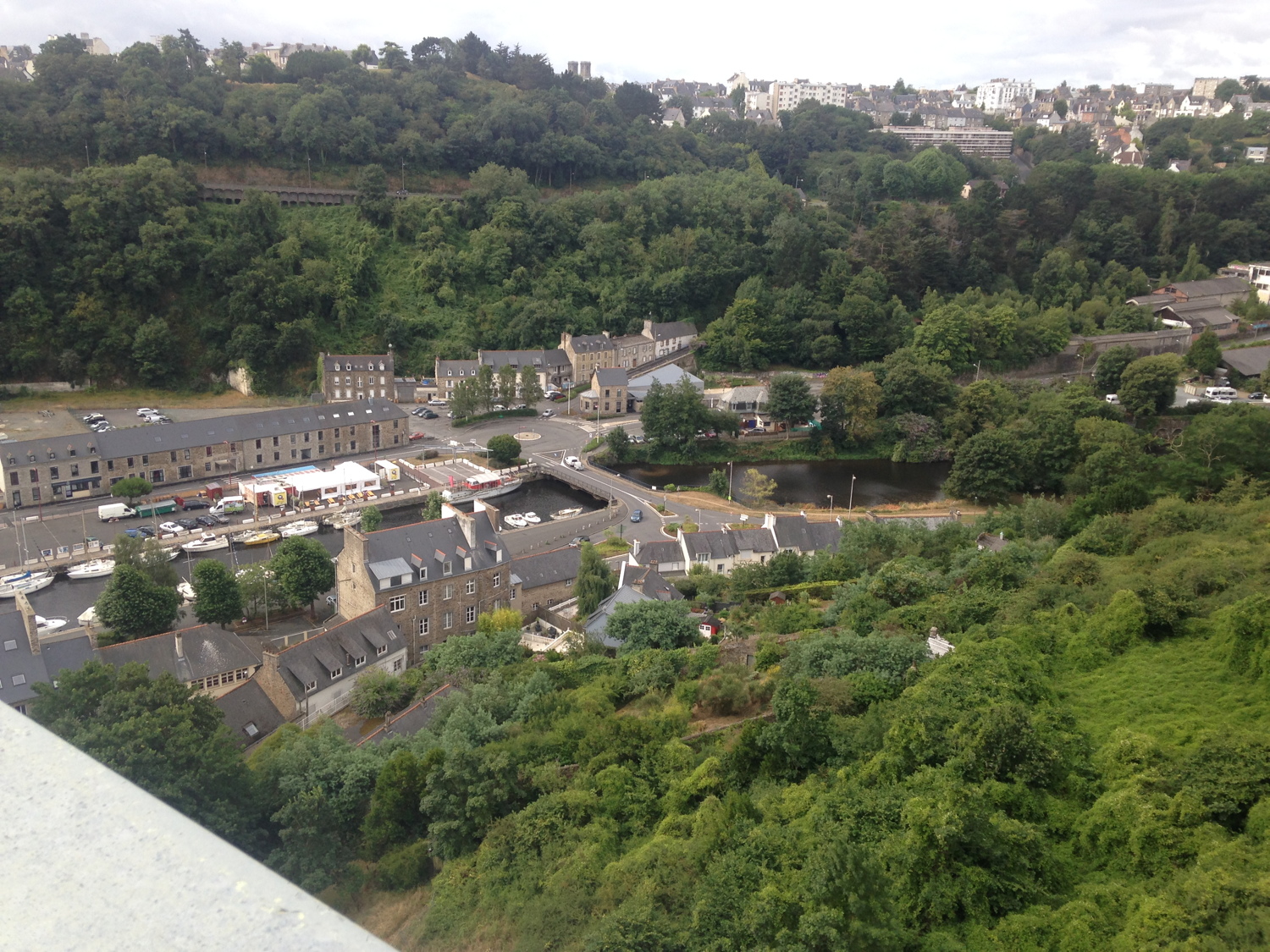 Vue du 1er
          viaduc de St Brieuc
