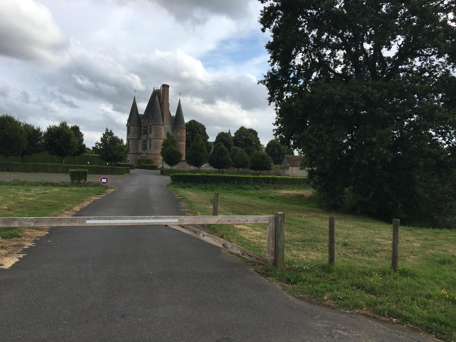 Guipry
              Surdon