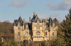 Chateau de
            Dampont