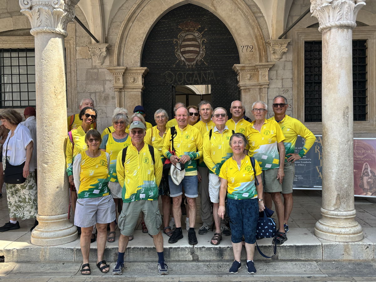 Semaine
              Abeille en Croatie