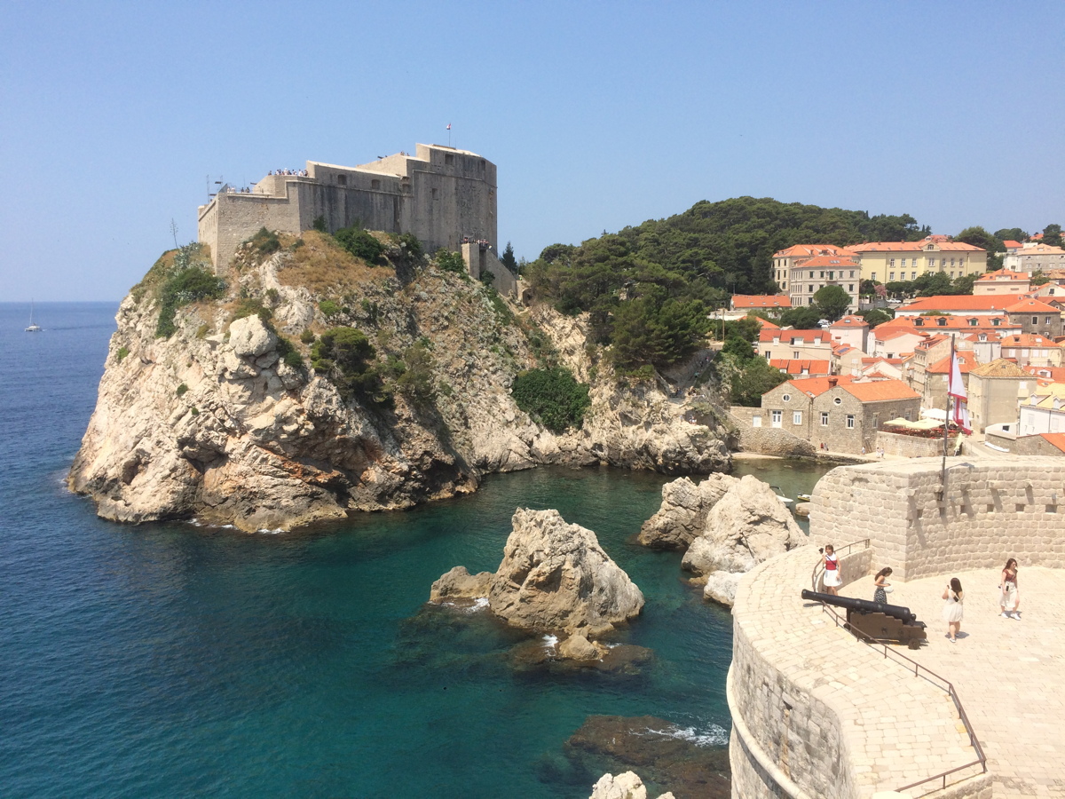 Semaine
              Abeille en Croatie