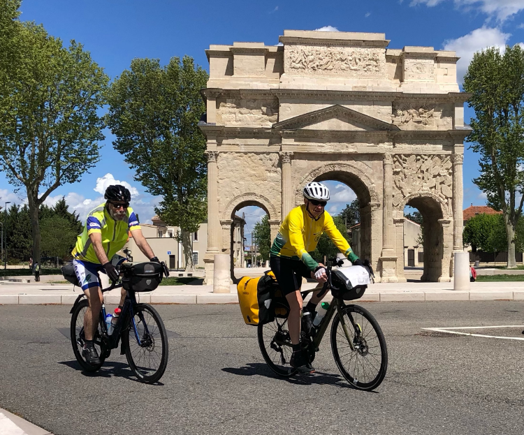 Fl&egrave;che Velocio Abeille